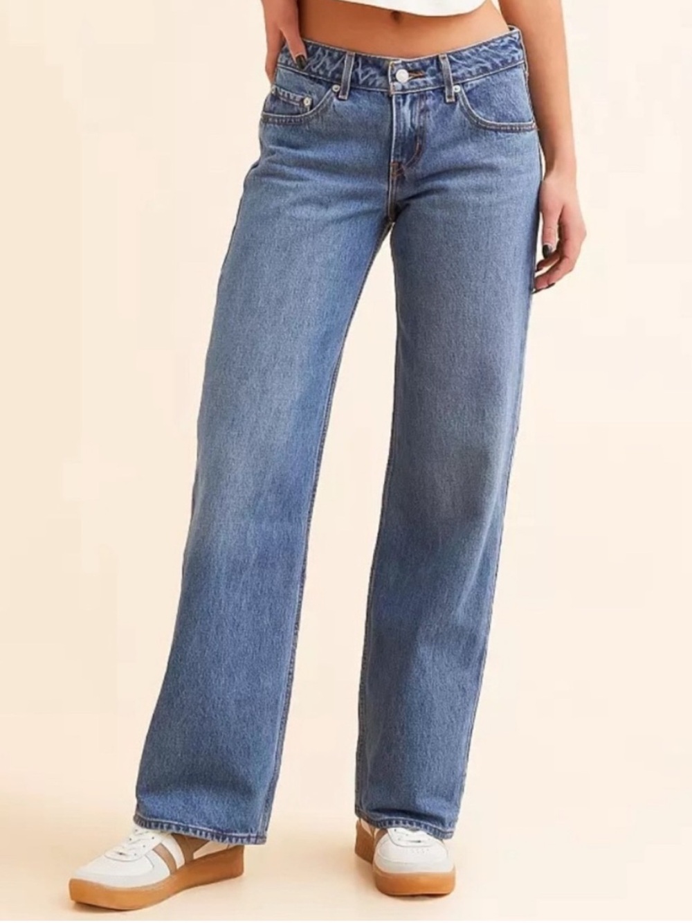 Levi's Low Loose Wide-Leg Low Rise Jeans in Medium Blue Wash size 31